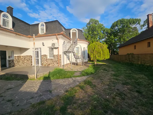 Eladó ház Hajdúszoboszló 270 nm