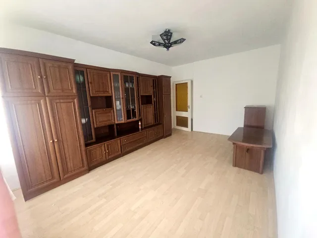 Eladó lakás Debrecen, Vargakert 61 nm