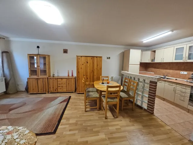 Kiadó lakás Debrecen, Dobozikert, Virág utca 56 nm