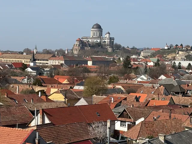 Eladó lakás Esztergom, Ripária, Erzsébet királyné utca 54 nm