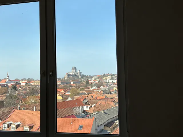 Eladó lakás Esztergom, Ripária, Erzsébet királyné utca 54 nm