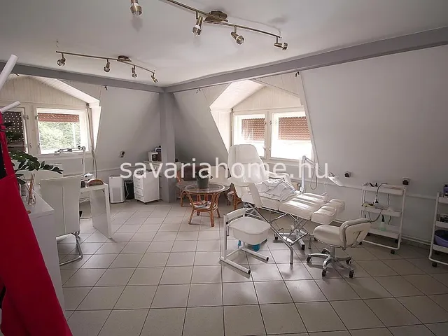 Eladó kereskedelmi és ipari ingatlan Sárvár 50 nm
