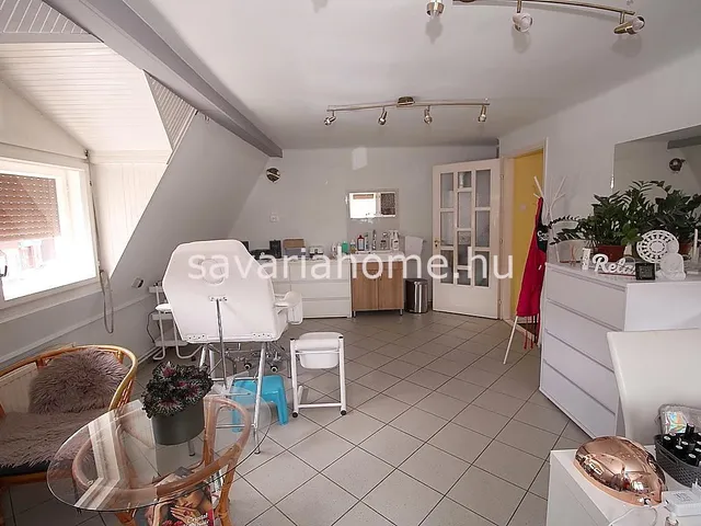 Eladó kereskedelmi és ipari ingatlan Sárvár 50 nm