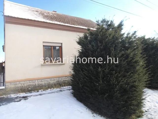 Eladó ház Pecöl 66 nm