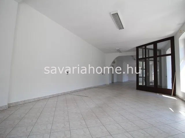 Kiadó kereskedelmi és ipari ingatlan Szombathely, Belváros 180 nm