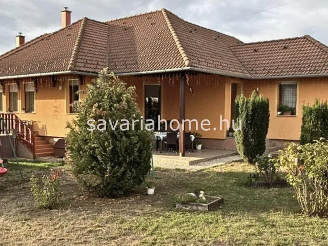 Eladó ház Káld 145 nm