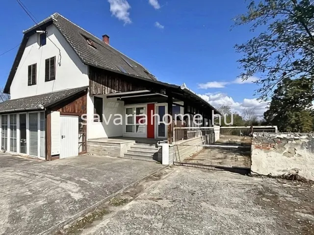 Eladó ház Sárvár 300 nm