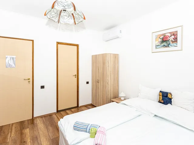 Eladó kereskedelmi és ipari ingatlan Abaliget 330 nm