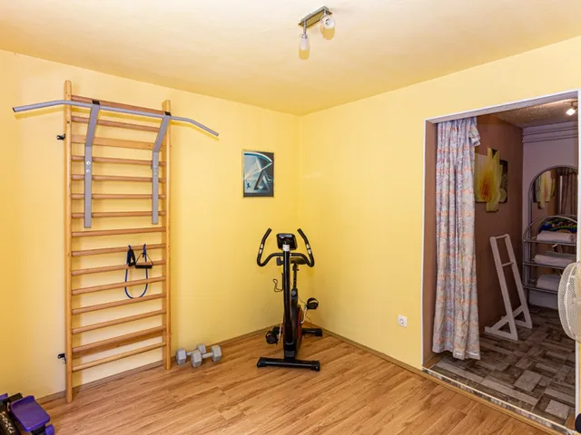 Eladó kereskedelmi és ipari ingatlan Abaliget 330 nm