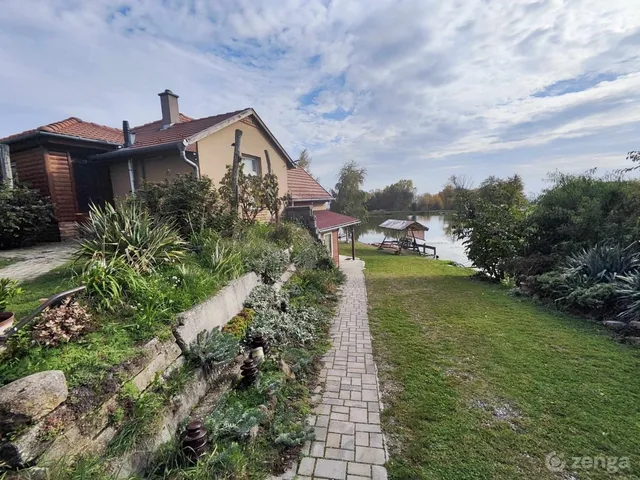 Eladó mezőgazdasági ingatlan Bakonya 160 nm