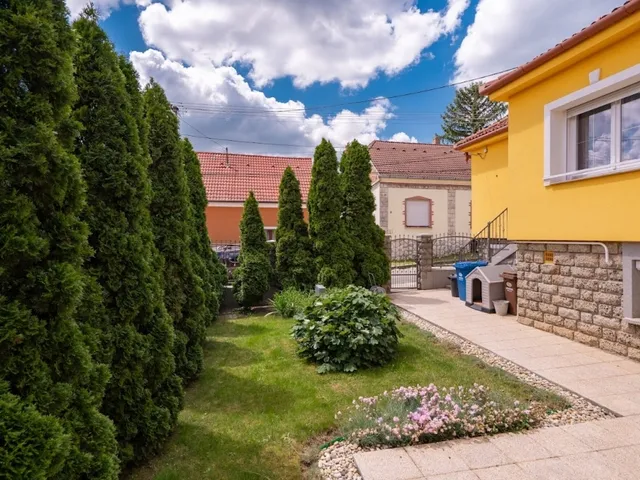 Eladó ház Pécs, Szabolcsfalu 186 nm