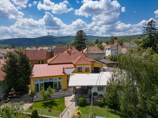 Eladó ház Pécs, Szabolcsfalu 186 nm