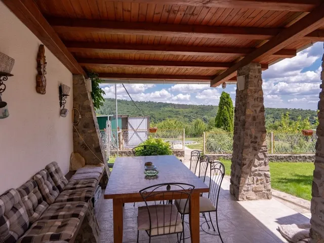 Eladó ház Pécs, Szabolcsfalu 186 nm