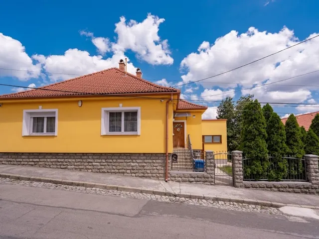 Eladó ház Pécs, Szabolcsfalu 186 nm