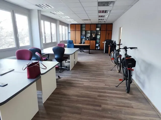 Kiadó kereskedelmi és ipari ingatlan Pécs 90 nm