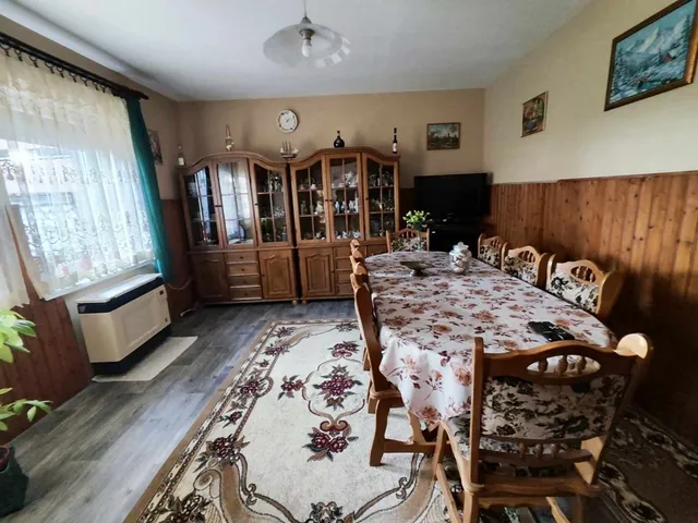 Eladó ház Pécs, Ledina 150 nm