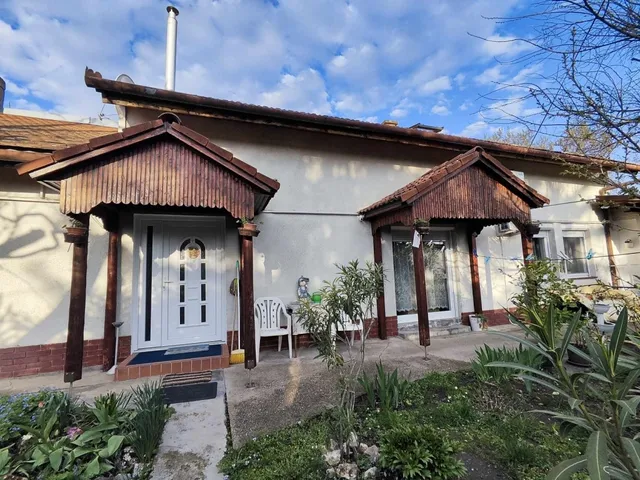 Eladó ház Pécs, Ledina 150 nm