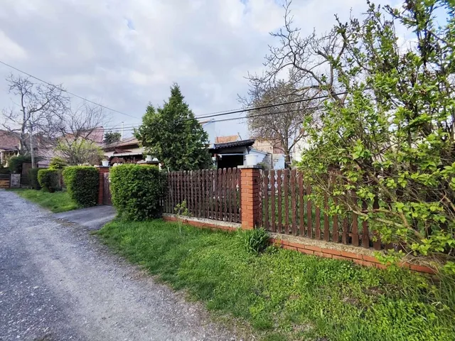Eladó ház Pécs, Ledina 150 nm