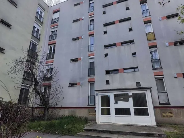 Eladó lakás Pécs, Uránváros 52 nm