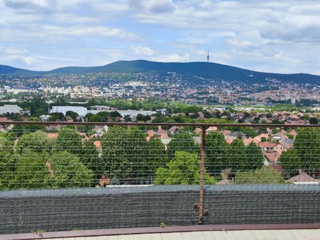 Eladó lakás Pécs, Kertváros 63 nm