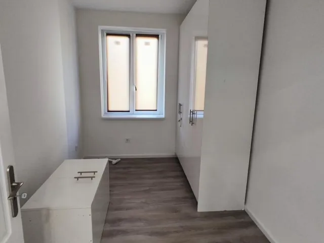 Eladó lakás Komló 76 nm