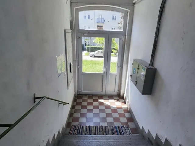Eladó lakás Komló 76 nm