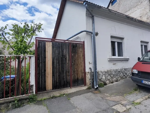 Eladó ház Pécs, Ledina 120 nm