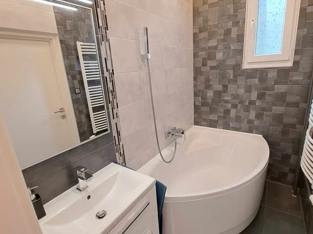 Kiadó lakás Pécs, Uránváros 54 nm