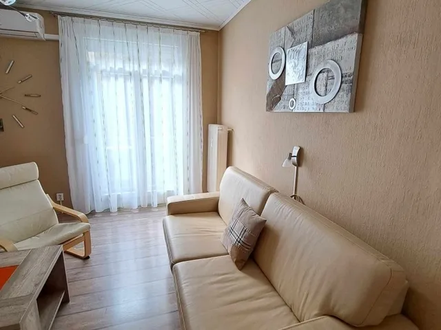 Kiadó lakás Pécs, Uránváros 54 nm