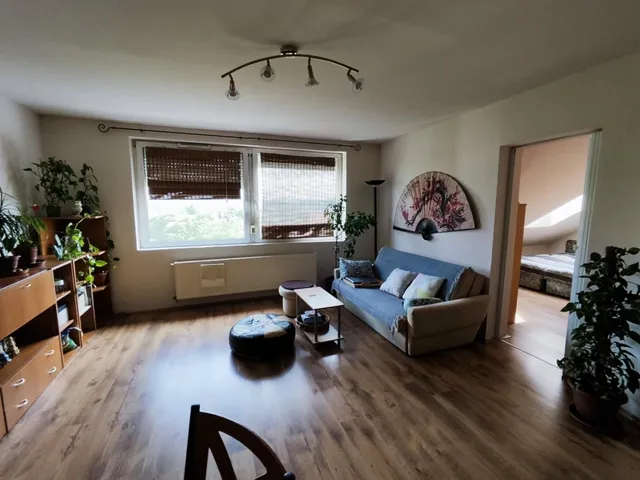 Kiadó lakás Pécs, Uránváros 45 nm