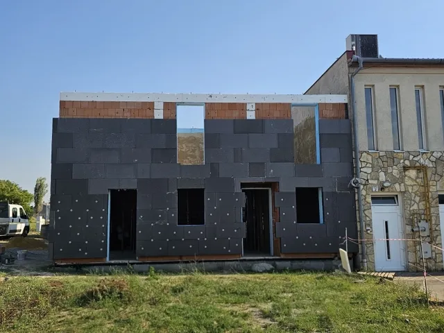 Eladó lakás Pécs, Újhegy 87 nm