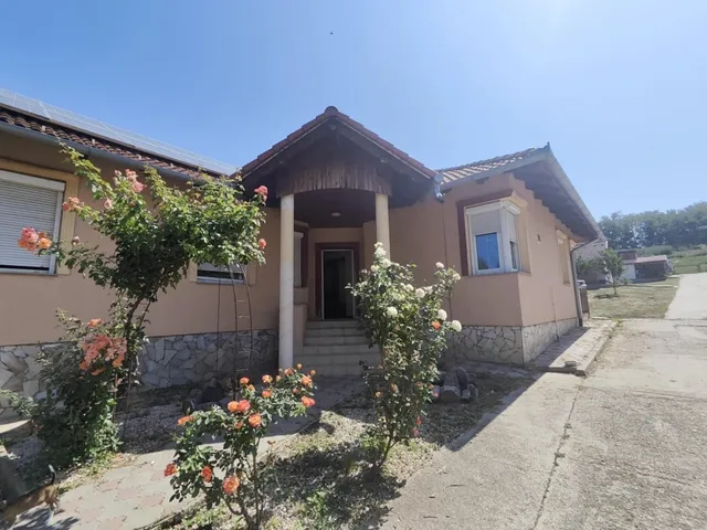 Eladó ház Bogád 126 nm