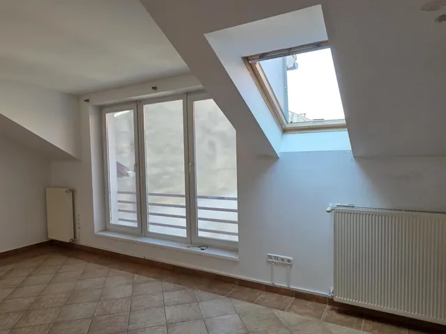 Kiadó kereskedelmi és ipari ingatlan Pécs, Belváros 118 nm