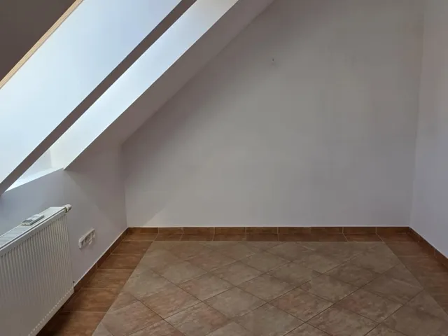 Kiadó kereskedelmi és ipari ingatlan Pécs, Belváros 118 nm