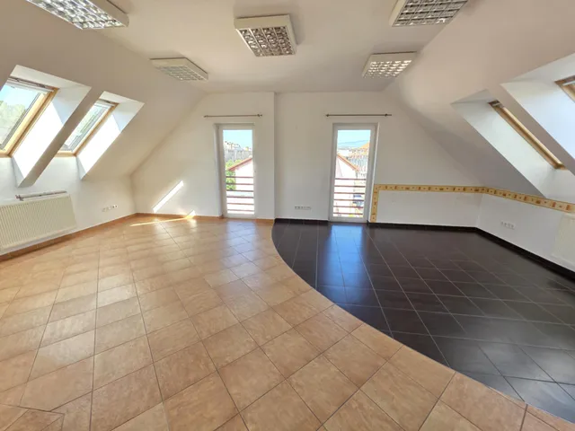 Kiadó kereskedelmi és ipari ingatlan Pécs, Belváros 118 nm