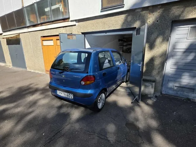 Eladó garázs Pécs, Uránváros 10 nm