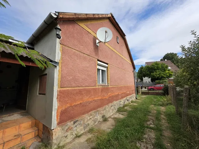 Eladó ház Pécs, Vasas 76 nm