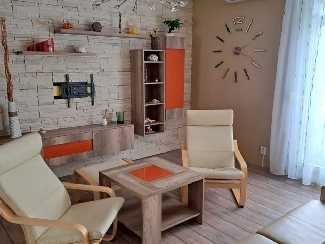 Kiadó lakás Pécs, Uránváros 54 nm