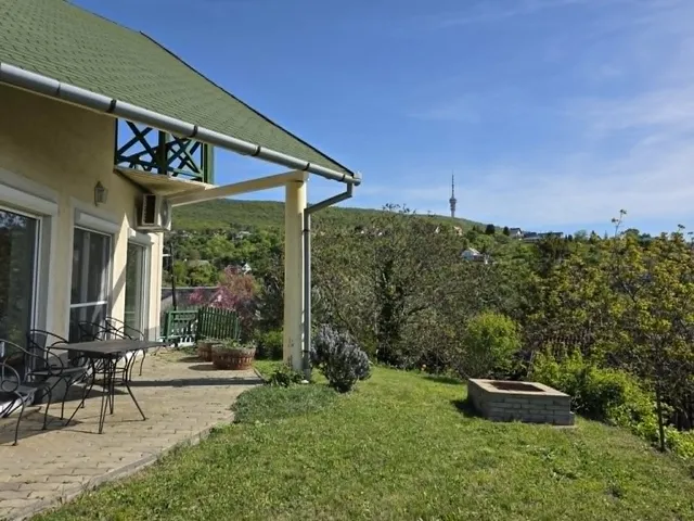 Eladó ház Pécs, Aranyhegy 250 nm