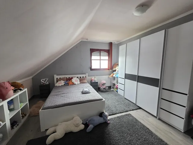 Eladó ház Kozármisleny 187 nm