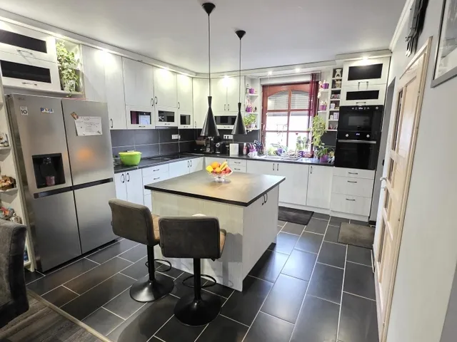 Eladó ház Kozármisleny 187 nm