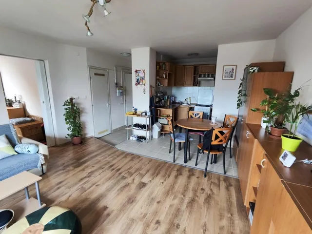 Kiadó lakás Pécs, Uránváros 50 nm