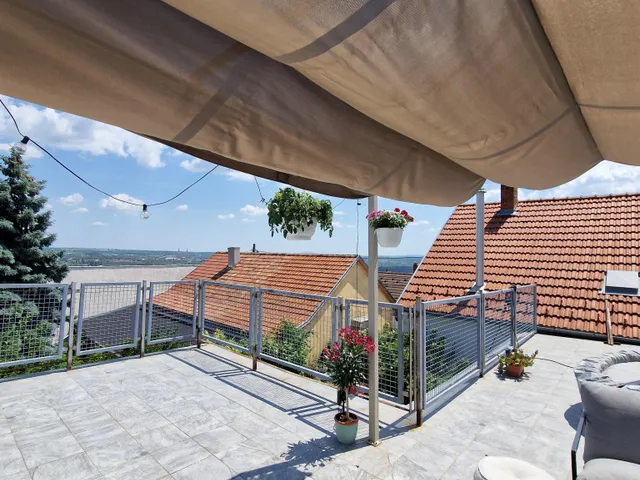 Eladó lakás Pécs, Mecsekoldal 105 nm