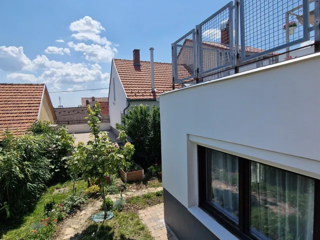 Eladó ház Pécs, Mecsekoldal 105 nm