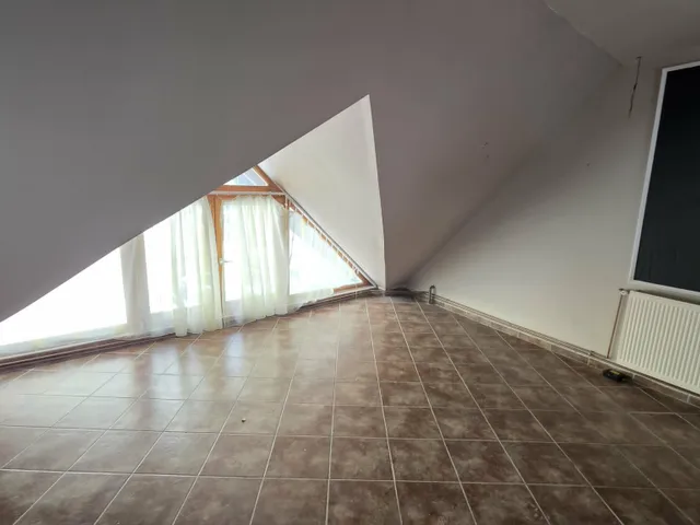 Eladó kereskedelmi és ipari ingatlan Szentlőrinc 120 nm