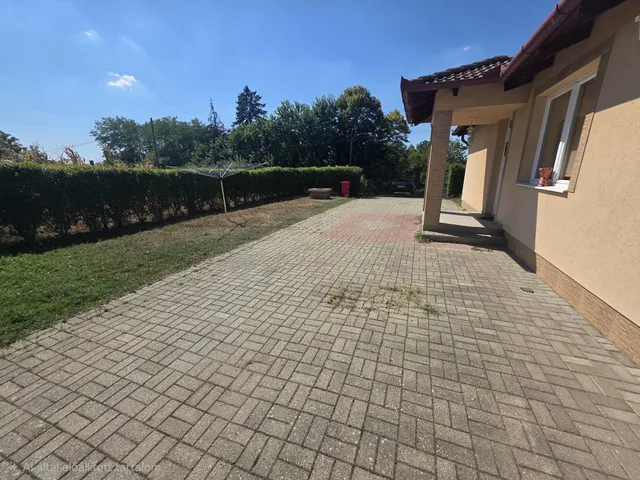 Eladó ház Vásárosbéc 83 nm