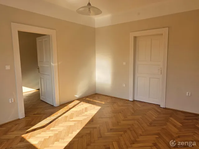 Kiadó lakás Pécs, Belváros 108 nm