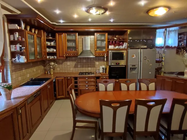 Eladó ház Győr, Győrszentiván 217 nm