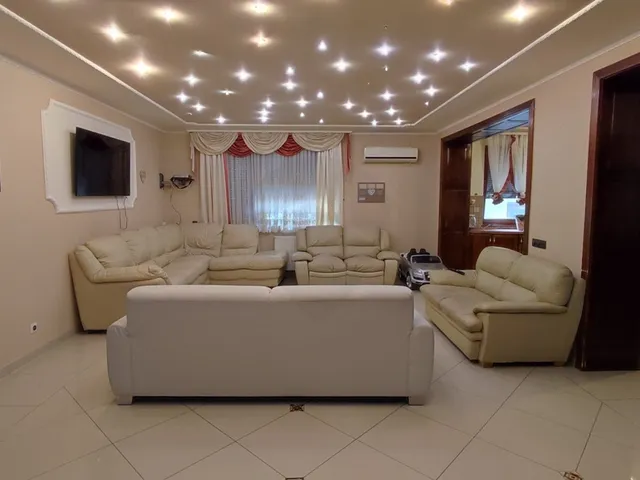 Eladó ház Győr, Győrszentiván 217 nm