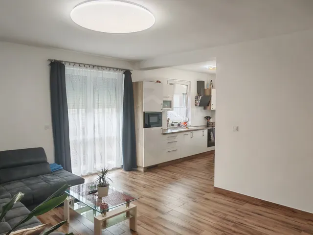 Eladó ház Koroncó 81 nm